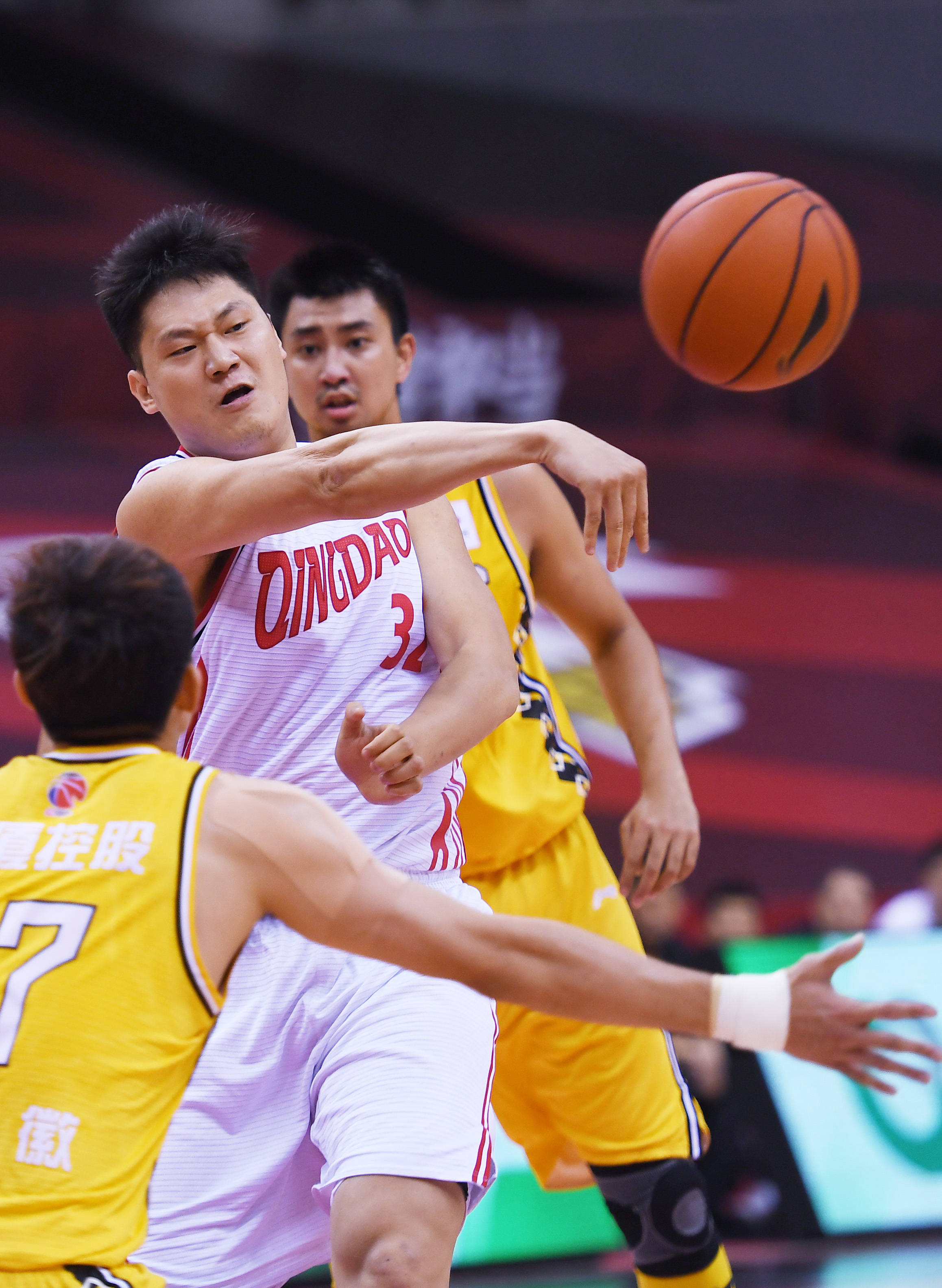 风云突变新疆广汇清晨篮板制胜浓眉哥连续十五场比赛得分超过险胜之后,广厦男篮围绕国王杯绝杀压哨的简单介绍 风云突变新疆广汇清晨篮板制胜浓眉哥连续十五场比赛得分超过险胜之后,广厦男篮围绕国王杯绝杀压哨的简单介绍