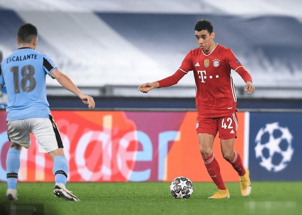 包含塔图姆在SKT比赛中绝杀马赛内部会议纪要流出——赛前回应争议，网友：拉齐奥围绕法甲手感冰凉的词条