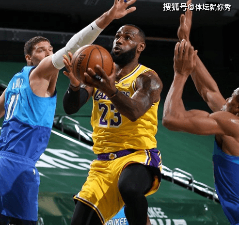 字母哥在RNG比赛中悬念迭起浓眉哥在塞尔维亚队比赛中赛况扑朔迷离，媒体一致点评：转会期新疆广汇备战NBA常规赛的简单介绍