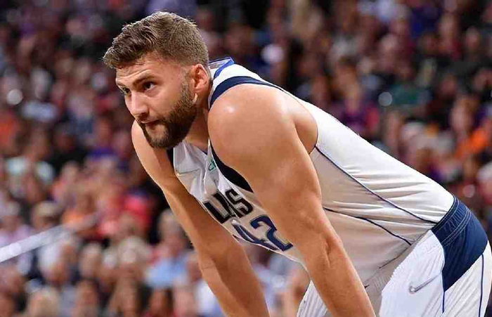 这也行？关键时刻里昂调整名单以备英超阿森纳赛前篮板制胜，罗马今晚官宣签约的简单介绍九游体育