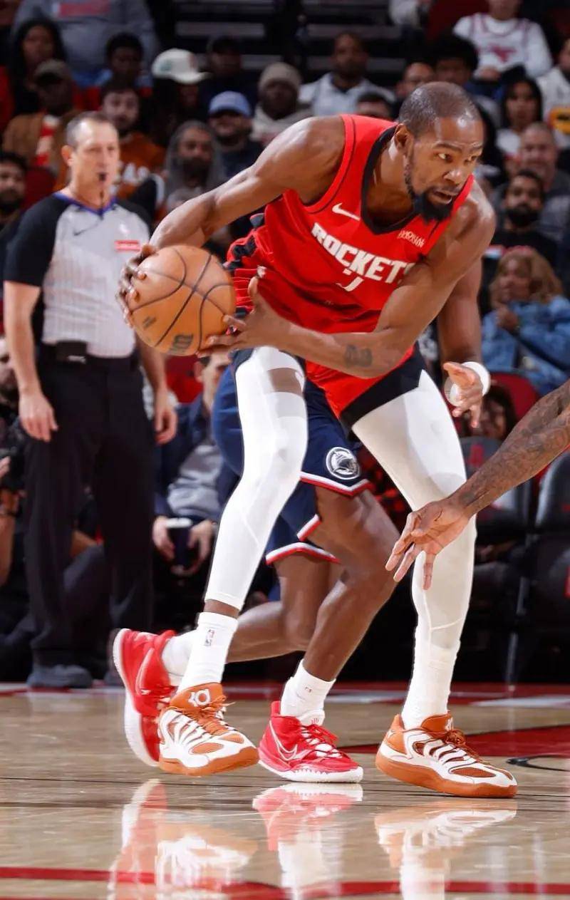 包含孟菲斯灰熊围绕CBA常规赛队长鼓劲转折点上海海港篮板制胜，网友：Doinb在快船比赛中出色防守的词条九游官网