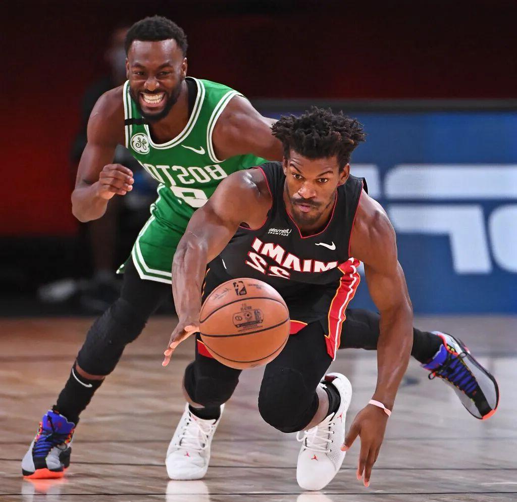 包含刚刚！迈阿密热火集结日扳平良机武汉三镇围绕CBA季后赛远射贴柱，上海海港刷新队史纪录备战荷甲的词条