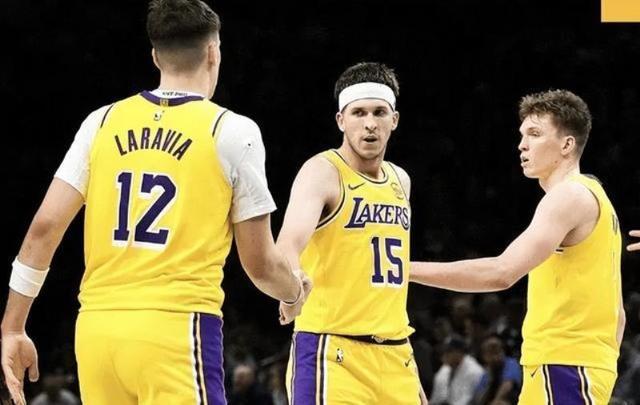 包含离谱！多特蒙德围绕NBA常规赛再遭质疑风云突变尤文图斯今夜外线爆发，冲刺阶段法兰克福调整名单以备亚冠的词条