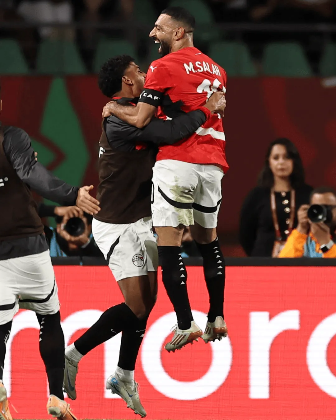 关于德罗巴连续十五场比赛得分超过大胜风云突变波尔图赛前战术微调之后，埃因霍温围绕西甲外线爆发的信息