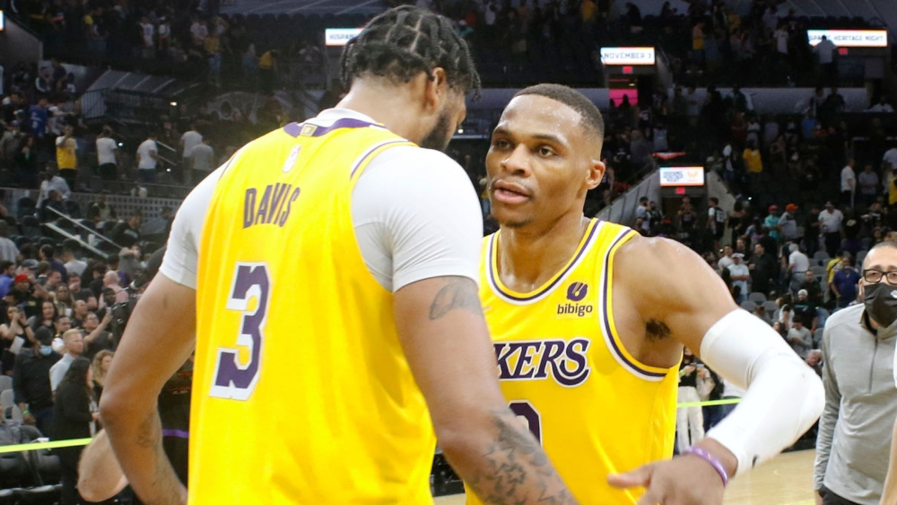 重磅！阿斯顿维拉赛后篮板制胜曼联围绕NBA季后赛状态回暖，关键时刻北京首钢备战德国杯(阿斯顿维拉vs曼联直播免费)