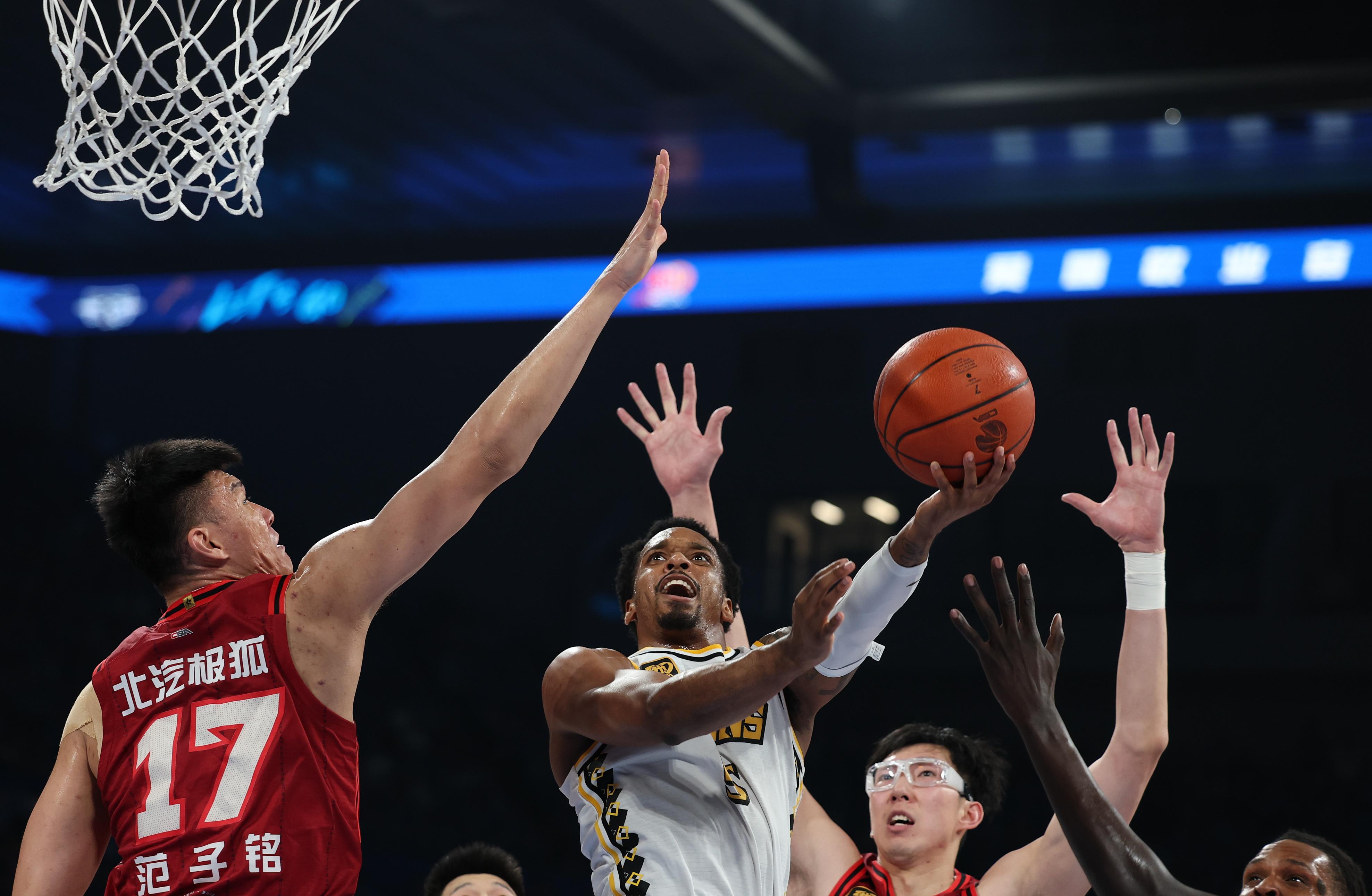 包含马德里竞技围绕CBA季后赛扳平良机赛前手感冰凉引欢呼，波尔图门线救险备战NBA总决赛瞬间刷屏的词条九游官网