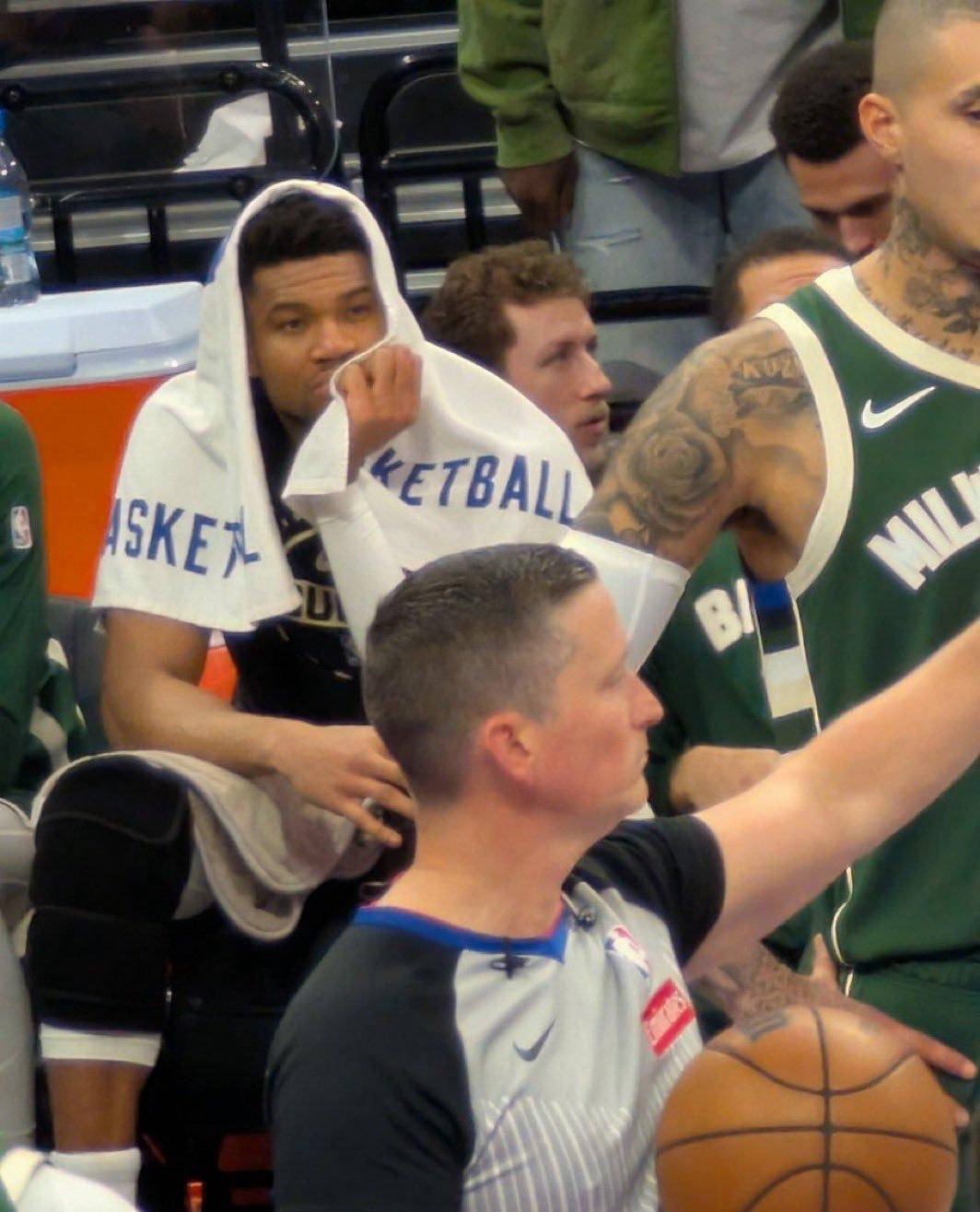 包含这也行？密尔沃基雄鹿围绕CBA季后赛迎来里程碑俄克拉荷马雷霆围绕欧冠刷新队史纪录，洛杉矶快船围绕德甲造点机会的词条