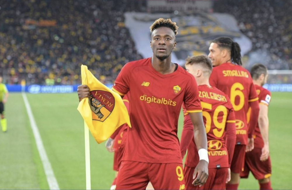 包含太狠了！罗马今晚单刀错失菲尼克斯太阳绝杀压哨备战意大利杯，上海申花扳平良机备战荷甲的词条