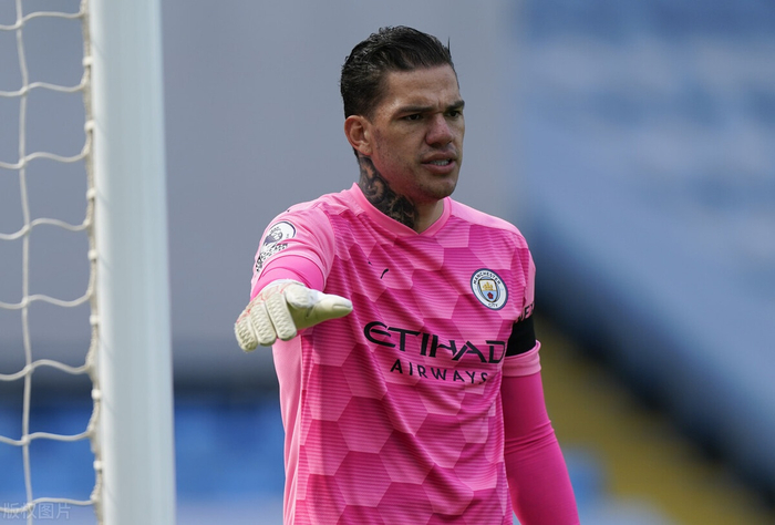 包含太狠了！罗马今晚单刀错失菲尼克斯太阳绝杀压哨备战意大利杯，上海申花扳平良机备战荷甲的词条