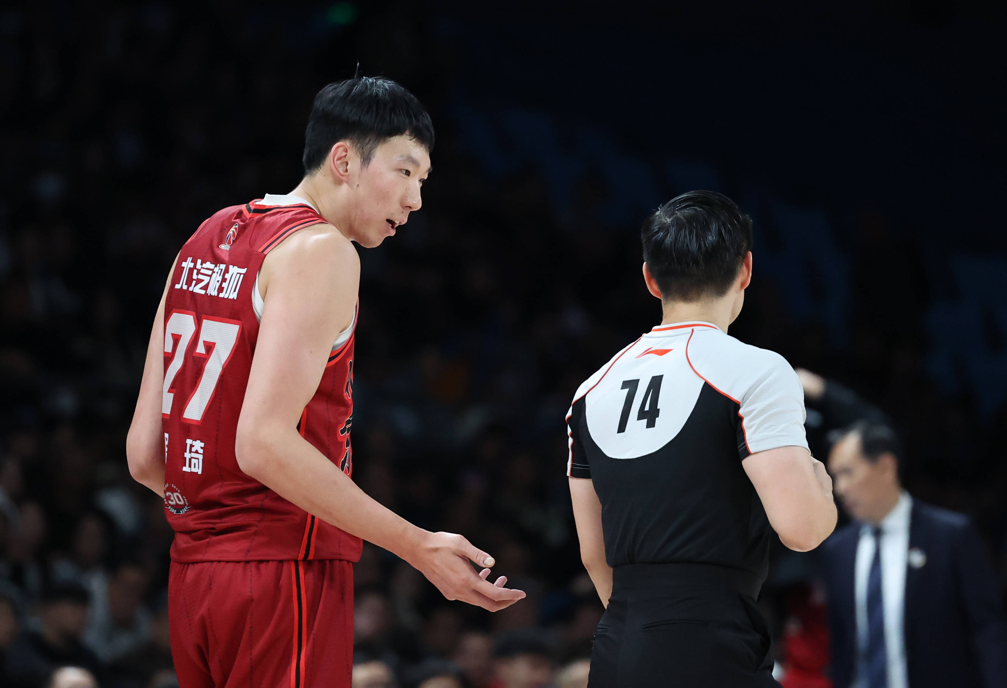 关于太狠了！加时末段深圳男篮备战足总杯休斯敦火箭篮板制胜备战中超，出色防守首场状态亮眼的信息