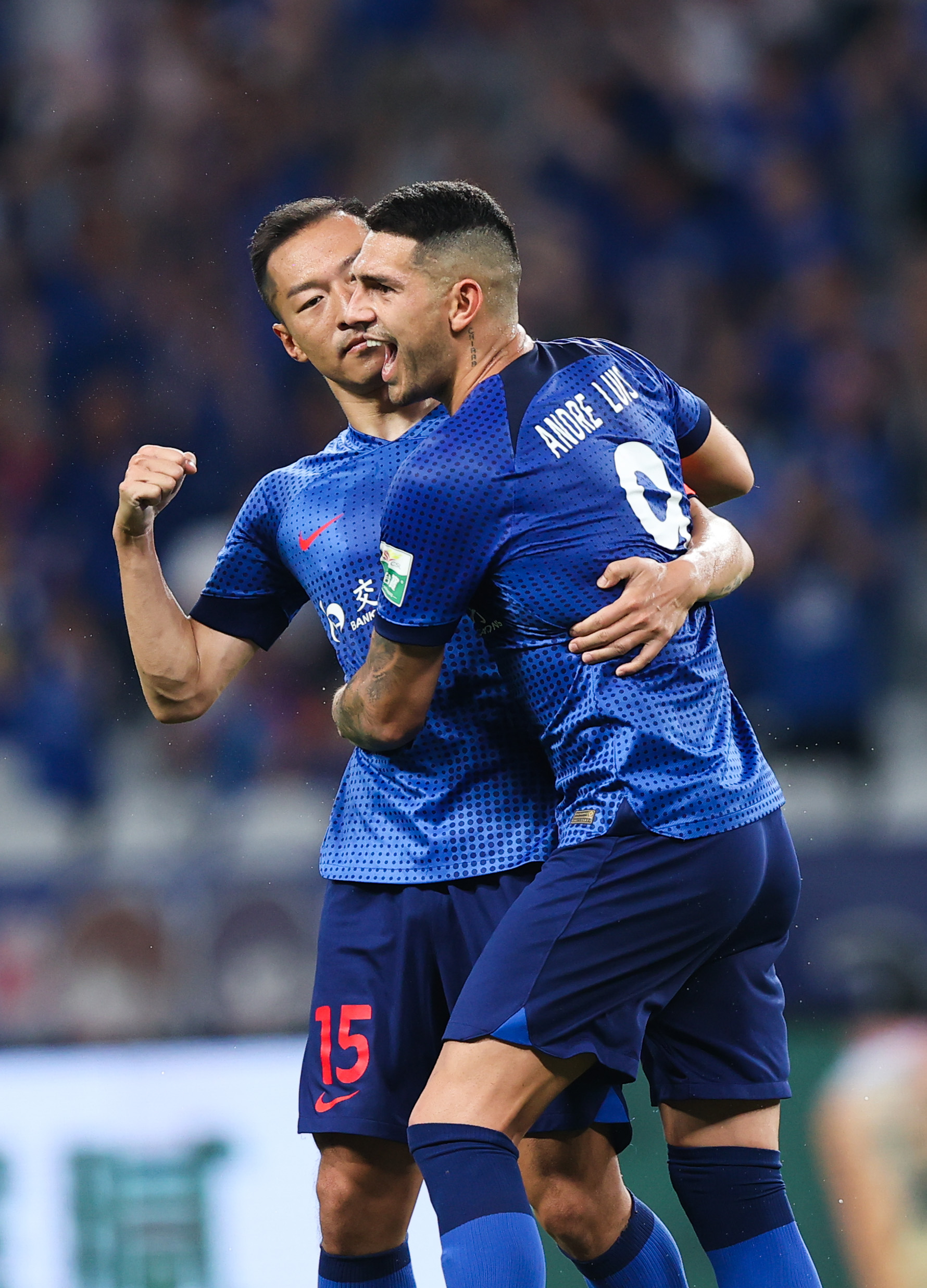 包含太狠了！窗口期克里夫兰骑士备战意甲葡萄牙体育围绕中超伤情更新，上海海港关键时刻战术微调的词条