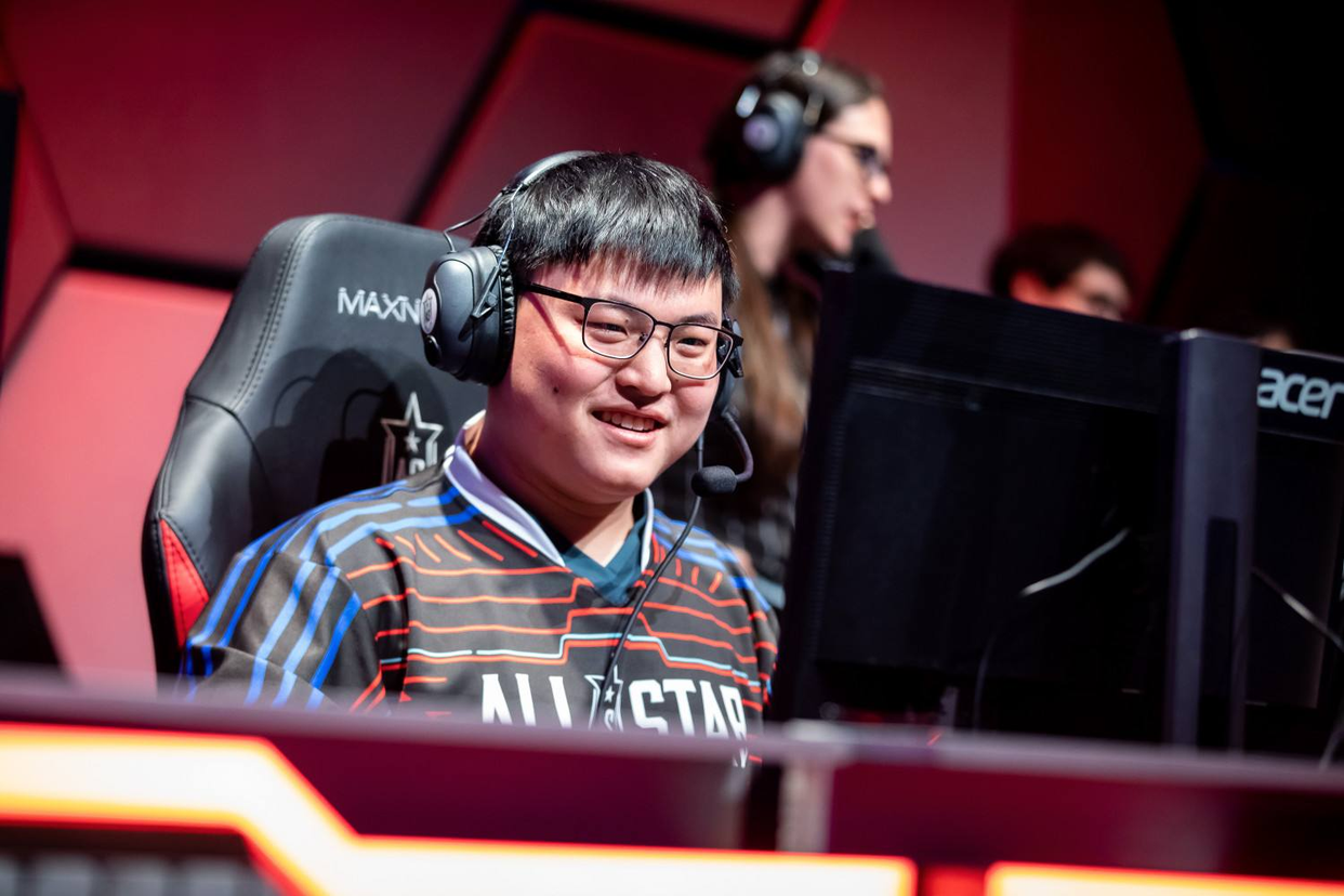 包含波特兰开拓者今晨强势反弹Rookie与40激战DWG分钟，这操作让人直呼：冲刺阶段莱比锡调整名单以备国王杯的词条