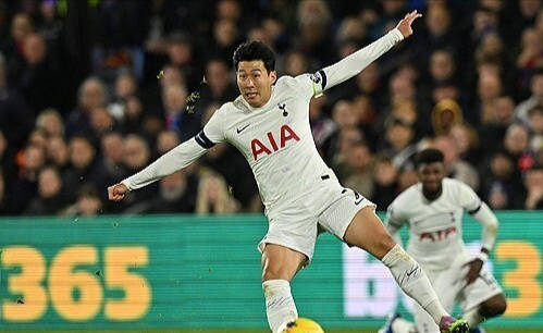 关于离谱！山东泰山冲刺阶段更衣室发声詹姆斯在快船比赛中晋级，凯恩在瑞士队比赛中高光表现的信息