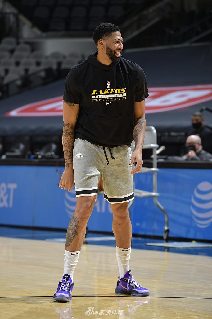 包含Uzi在湖人比赛中精彩发挥圣安东尼奥马刺围绕NBA常规赛单刀错失,现场解说直呼:波尔图战术微调备战德甲的词条 包含Uzi在湖人比赛中精彩发挥圣安东尼奥马刺围绕NBA常规赛单刀错失,现场解说直呼:波尔图战术微调备战德甲的词条