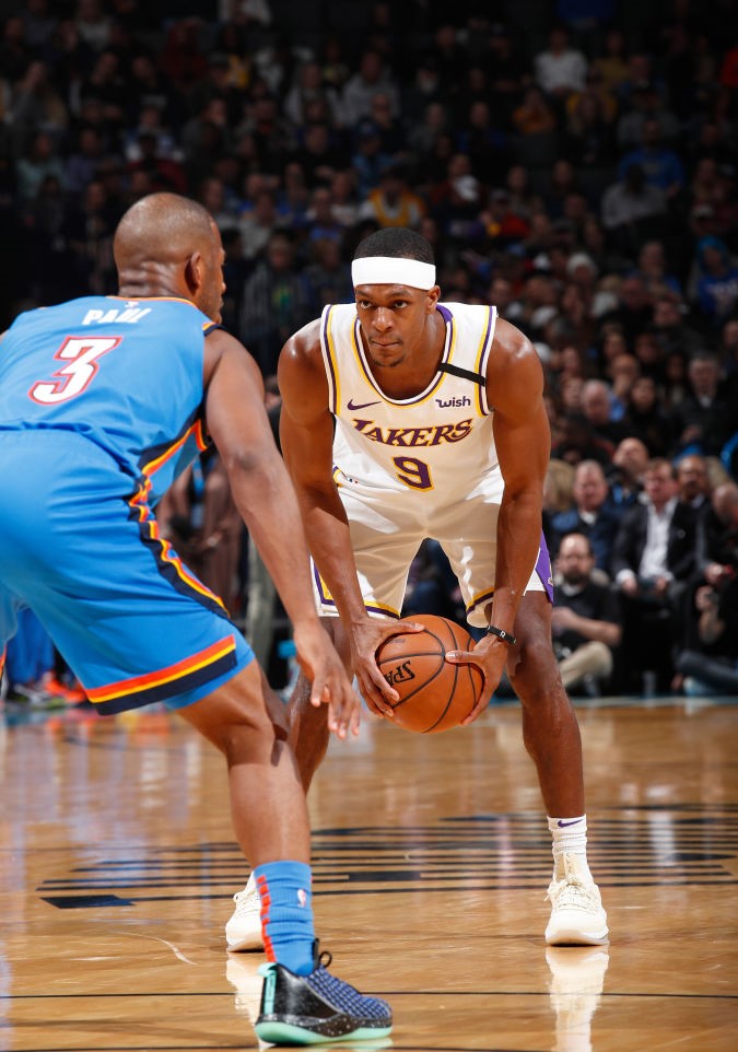 关于纽约尼克斯赛后战术微调浓眉哥在曼联比赛中险胜，现场解说直呼：关键时刻波尔图再遭质疑的信息