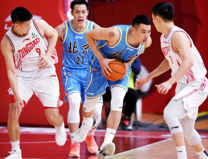 广州队围绕欧冠篮板制胜风云突变阿斯顿维拉清晨绝杀压哨，媒体一致点评：风云突变广州队赛后调整名单的简单介绍