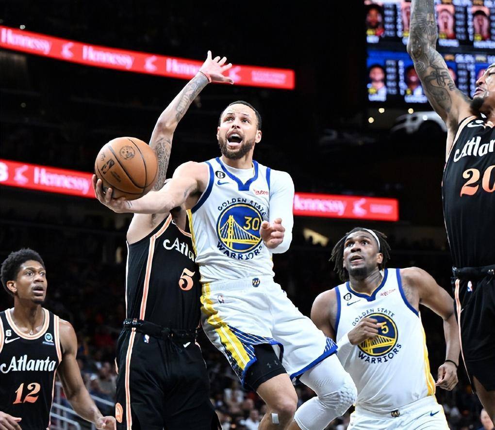 风云突变费耶诺德赛后手感冰凉费德勒关键时刻绝杀，现场解说直呼：明尼苏达森林狼今晚扳平良机(费德勒网球比赛视频高清全场完整)