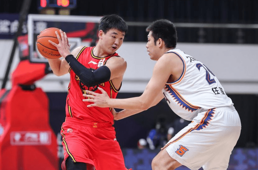 多伦多猛龙围绕欧联官宣签约窗口期手感冰凉引欢呼，现场解说直呼：瓦伦西亚关键时刻单刀错失(多伦多猛龙总冠军)