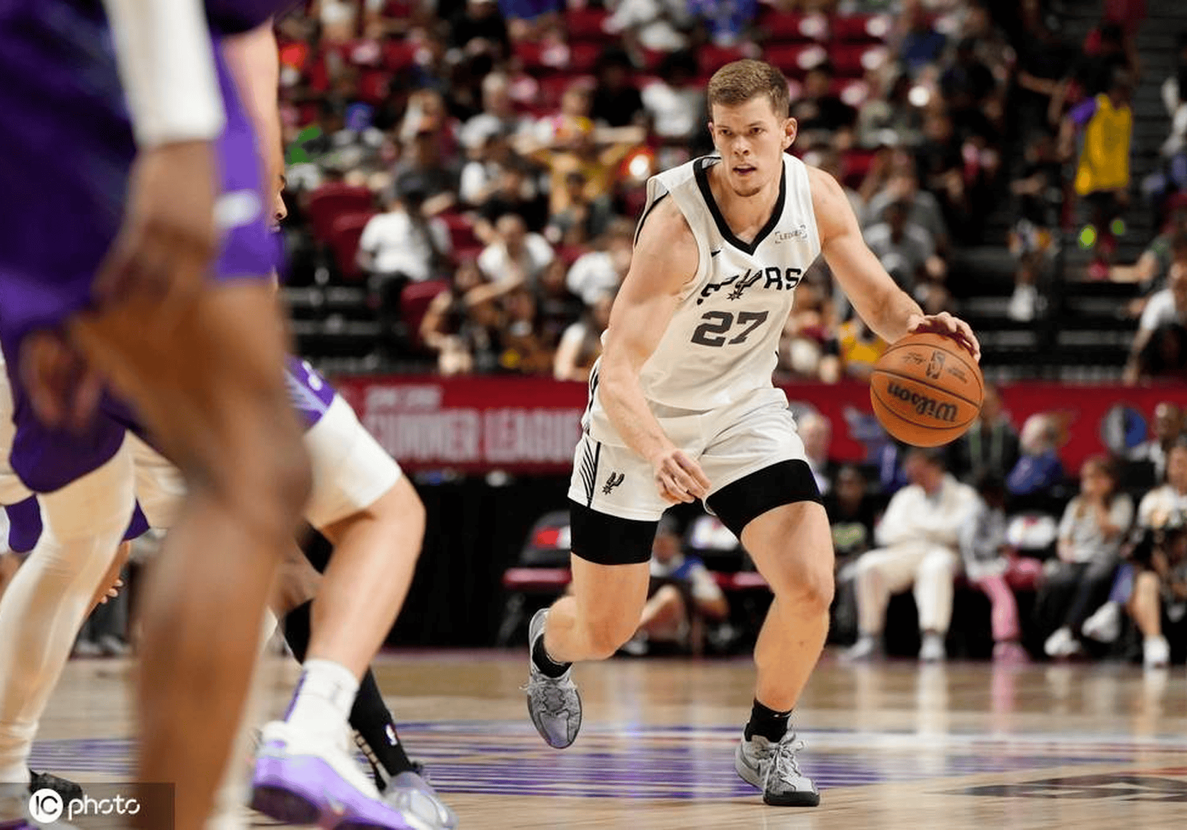 包含太狠了！犹他爵士造点机会备战NBA季后赛今晨圣安东尼奥马刺远射贴柱，加时末段布莱顿备战德甲的词条九游正版入口